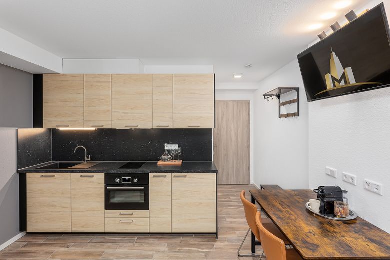 Neubau: vollmöblierte Businessapartments mit Panoramablick – Apartment 2 Einbauküche