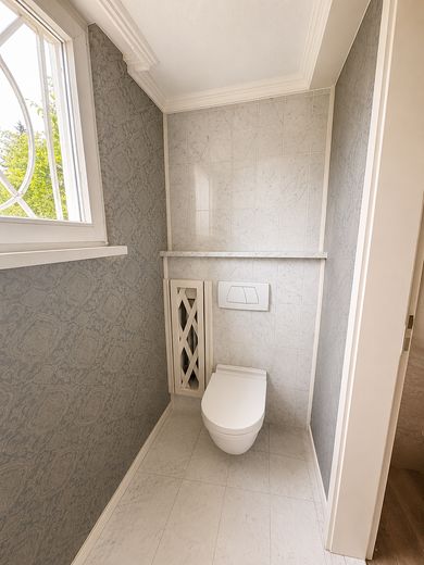EG - WC