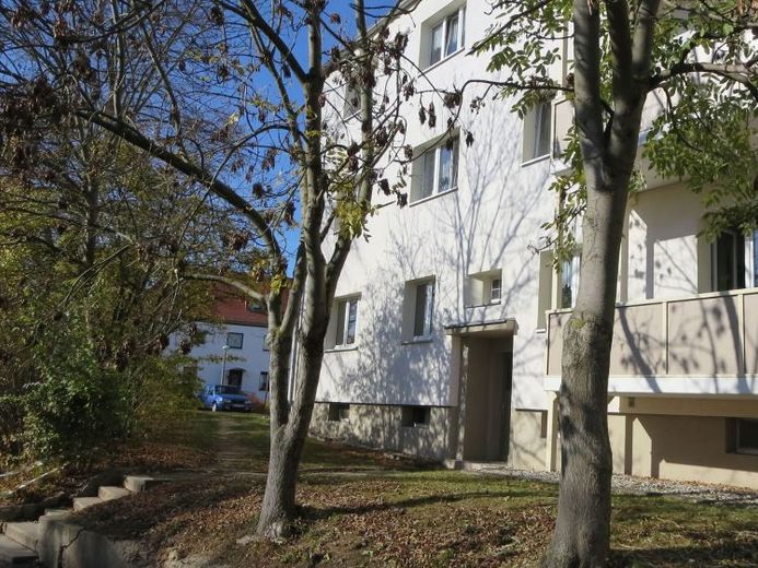 Große 2-Raum Wohnung mit Balkon im 1.OG in Leumnitz! – Foto 1