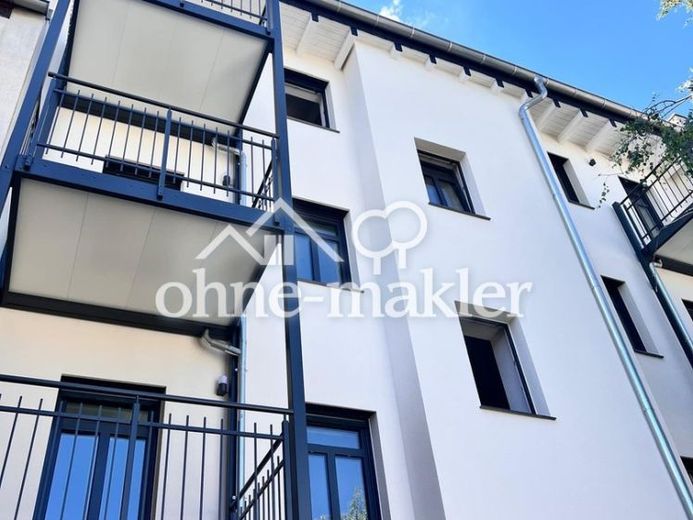 Prima occupazione dopo la ristrutturazione! Moderno monolocale con balcone e cucina componibile nel sud di Halle – Foto 1