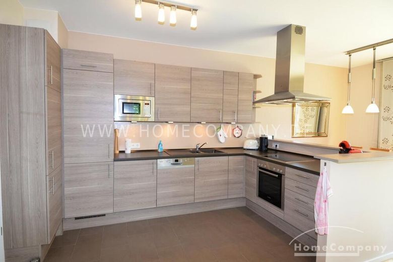 Lichtdurchflutete, große 2-Zimmer-Wohnung in Mitte, möbliert – eb36b413c87947ca6d02fce203f943d9baf71983.jpg