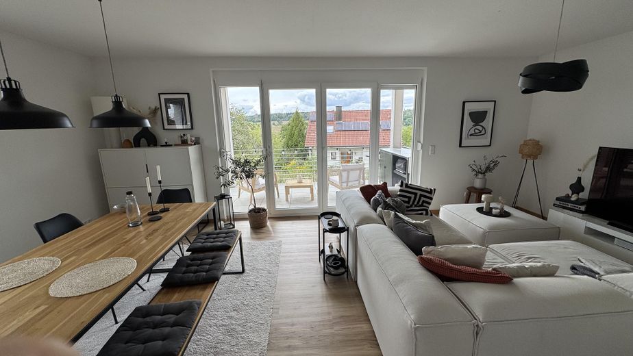 Living with panoramic views of the Schönbuch in Pliezhausen-Rübgarten – Lichtdurchflutetes Wohnen