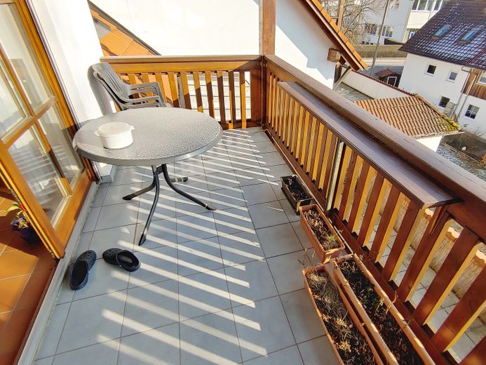 Avis aux investisseurs : duplex habité et meublé de 4 pièces avec cuisine, salle de bains et WC supplémentaires, dans un quartier calme proche du centre – Balkon
