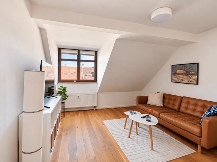 ALL THE WAY AT THE TOP | Furnished 3-room apartment for a wide range of needs – Photo 1