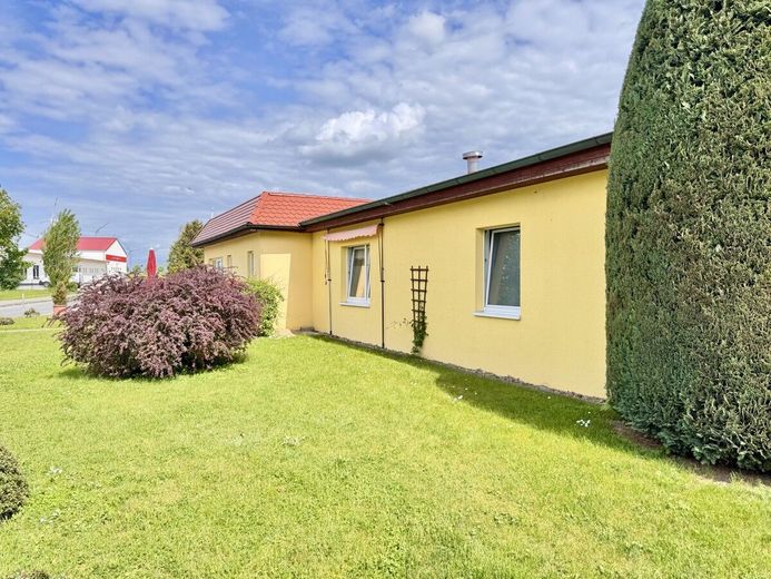 HORN IMMOBILIEN + beliebtes Eiscafé und Restaurant sucht Käufer und Nachfolger in Krackow bei Penkun – Gebäude