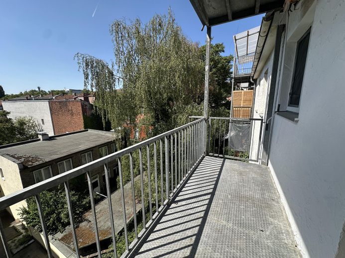 Erstbezug nach umfassender Modernisierung! Stilvolle 4-Zimmer-Wohnung in begehrter Lage – Balkon