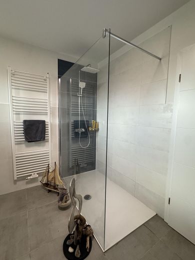modernisiertes Ein-/Zweifamilienhaus mit Feldblick - PROVISIONSFREI – Badezimmer EG