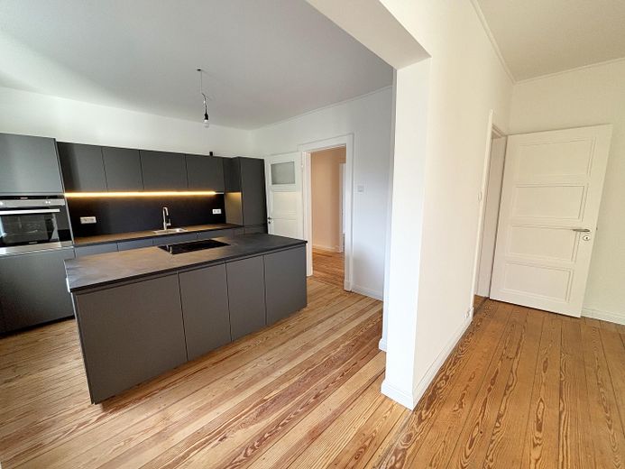Moderne 4-Zimmer ETW mit Traumküche, Erstbezug nach Sanierung, ohne Courtage – Foto 1