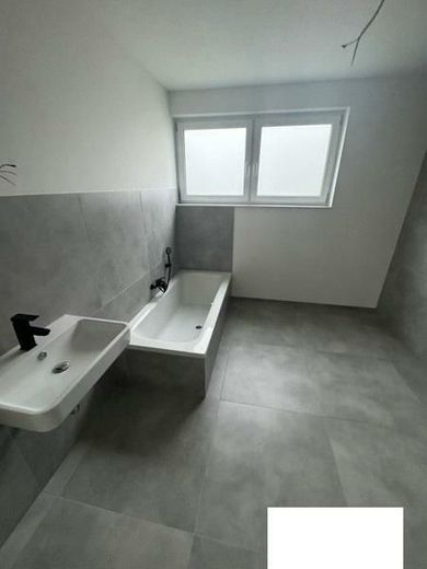 ETW modernste Ausstattung - NEUBAU-hervorragende Lage - nachhaltige Bauweise - HIER Leben! – 28 Bad mit Wa Hygienebereich