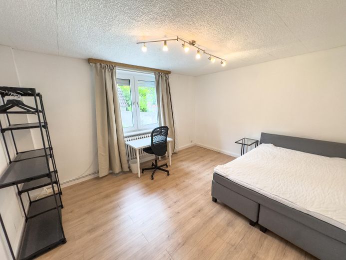 WG Zimmer mit Ausblick ins Grüne – WG mit Wohlfühlfaktor sucht Verstärkung – WG Zimmer 2 Erdgeschoss