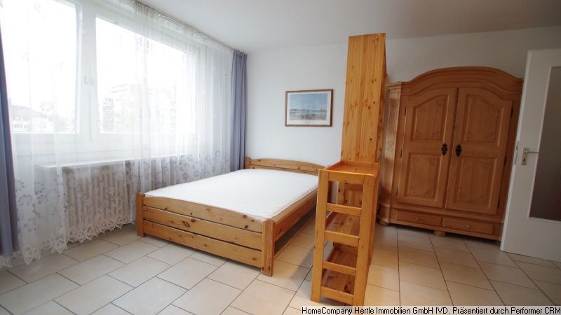 Großzügig  &  möbliert mit Balkon für 3-12 Monate in Zähringen – f90492b3e09d4a0bbec586265d90500e3a47d11c.jpg