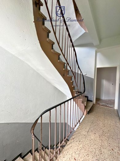 Helle kernsanierte 3-ZKB-Wohnung beim Nauwieser Viertel – Etagenflur