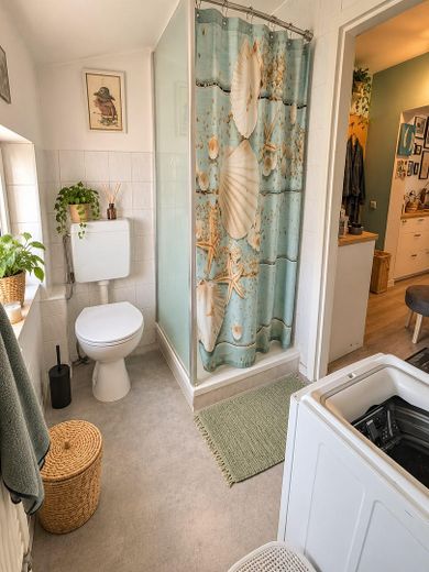 Attraktive Dachgeschosswohnung in zentraler Lage – Foto 6