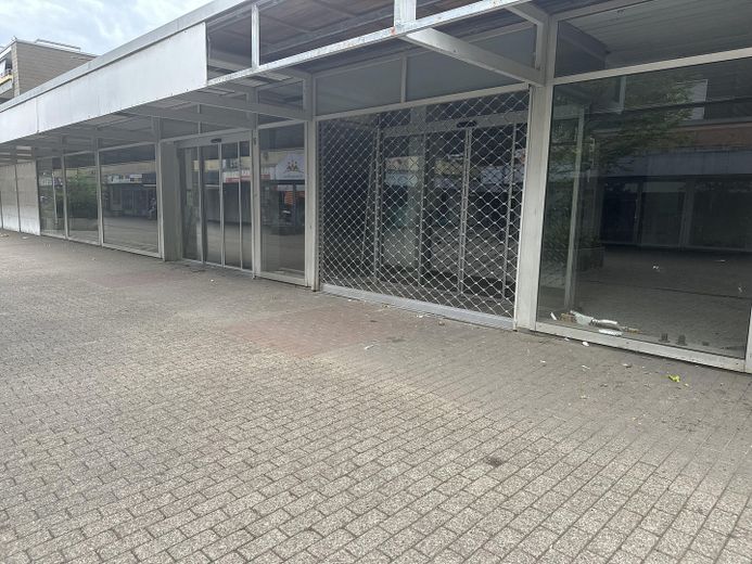 Ladenlokal Einzelhandel Halle Lager Praxis Gewerbe Gastro Sporthalle Freizeit zu vermieten – Foto 3