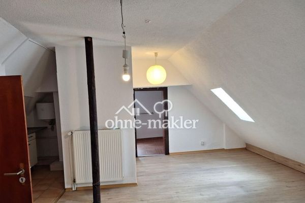 2 Raumwohnung mit Kochnische DG Gaustrasse XXX