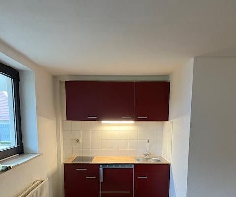 Rodalben, Lohn: appartamento di 1 stanza, cucina componibile e bagno, vicino al centro, collegamento a tutte le strade principali