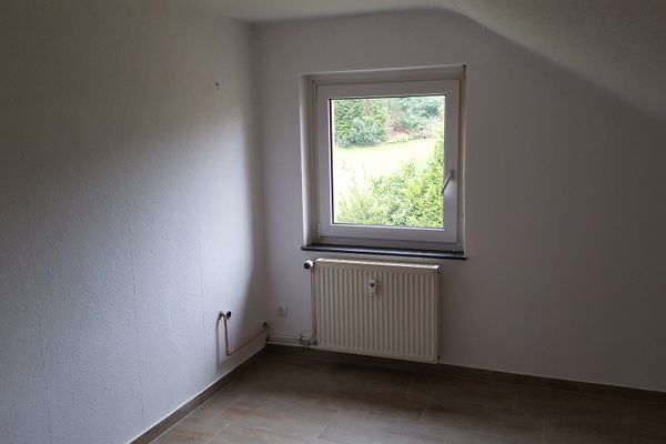Sehr schöne renovierte Dachgeschoss-Wohnung 1,5 ZKB