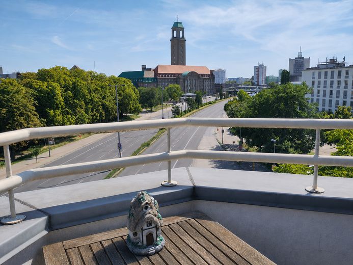 senza commissioni, appartamento di 3 locali ai margini di Berlino, posizione da sogno, terrazze soleggiate – Blick vom Wohnzimmerbalkon