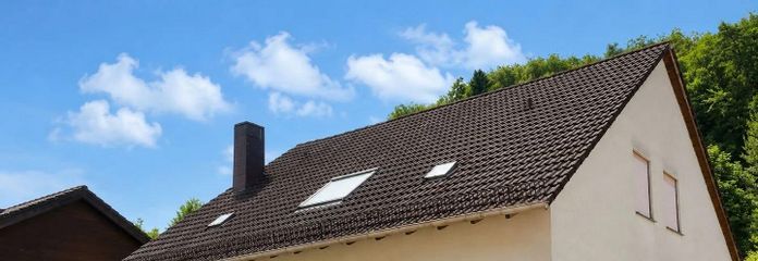 182 m² Zweifamilienhaus bezugsfrei – Gutachtenwert 201.000 €, ersteigerbar ab ca. 141.000 € (28.10.)