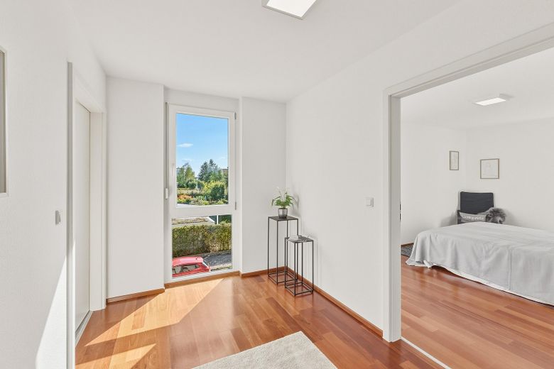 ***MODERNE 3- ZIMMER WOHNUNG IN HOLZGERLINGEN HÜLBEN MIT AUFZUG BEZUGSFREI*** – ANKLEIDE