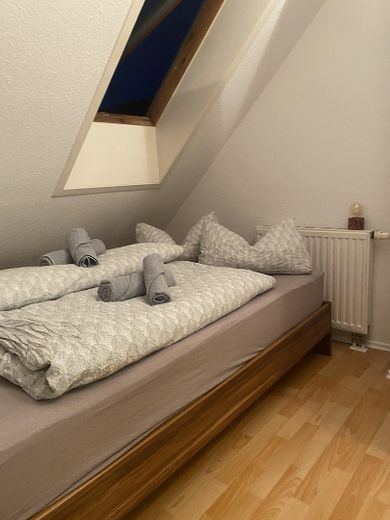 Helle 62 m² Galeriewohnung mit Einbauküche & Stellplatz in Weingarten – Schlafzimmer 2
