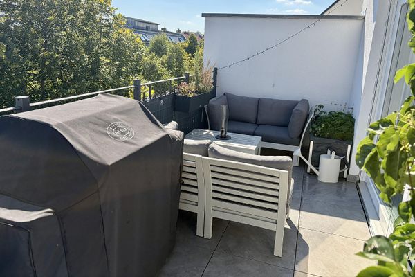 PREISREDUZIERT! Provisionsfreies modernes Penthouse mit großer sonniger Dachterrasse & Stellplatz