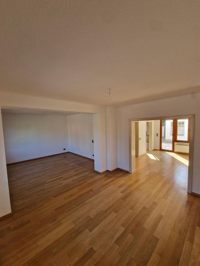 Geräumige Doppelhaushälfte mit großem Garten in ruhiger Lage von Düren-Merken – ab dem 01.11.2026 – Wohnzimmer - 1