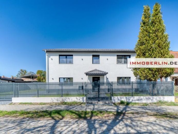 IMMOBERLIN.DE - Per il primo ingresso dopo la ristrutturazione! Casa attraente con giardino a sud e garage – Photo 1