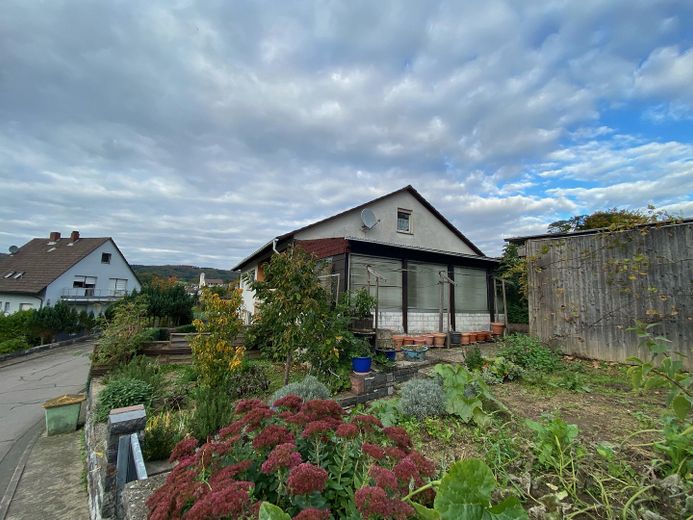 Mehrgenerationhaus (Zweifamilienhaus + 3. Wohnung im Anbau) mit 2 Garagen – फोटो 7