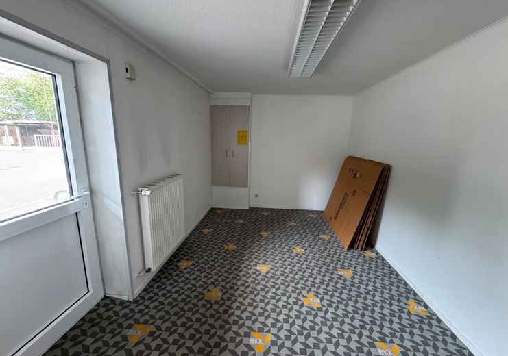 Beheizte Halle zu vermieten / Bürofläche / Werkstatt / Einzelhandel erlaubt – Foto 12