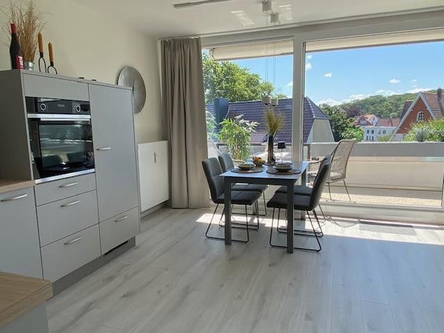 EINZIEHEN UND WOHLFÜHLEN... moderne 2-Zimmerwohnung in Bestlage – Essbereich mit Aussicht
