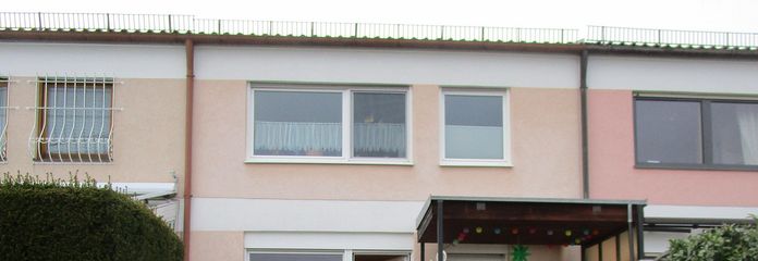 Emménagez immédiatement dans votre propre maison avec jardin aux portes de Munich – Hausansicht vom Südgarten