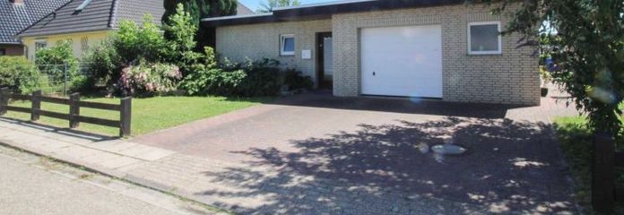 Una casa per tutta la famiglia – accogliente bungalow con un bel giardino e garage