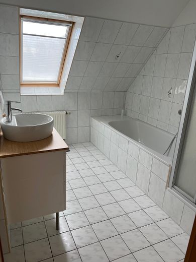gepflegtes Reihenendhaus – Vollbad 1.OG