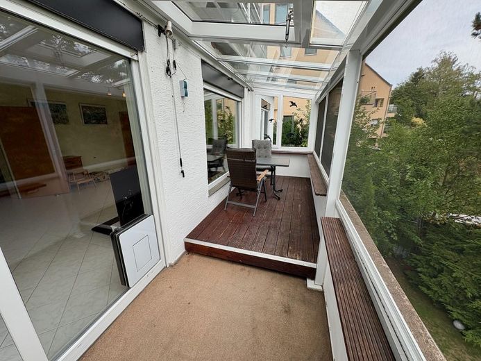 Wohnen am See: Traumwohnung mit Potenzial für zwei Einheiten, provisionsfrei von Privat – Balkon