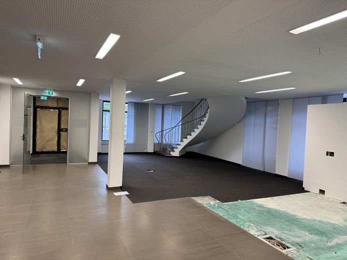 Großzüge Gewerbeeinheit am Stadtplatz | Bei Bedarf Wohnungen & Garten | Büro, Handel, Lager o.Ä. – Foto 5