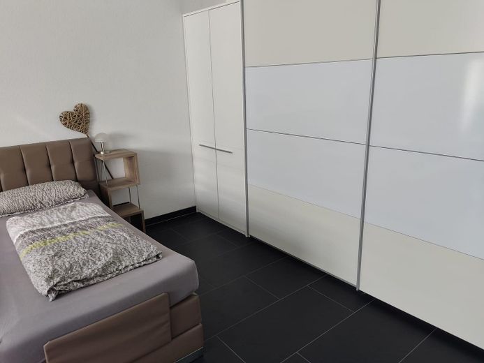 Schlafzimmer Bild 2