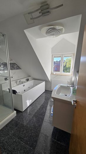 5-room maisonette apartment with whirlpool in Munich – Foto 3