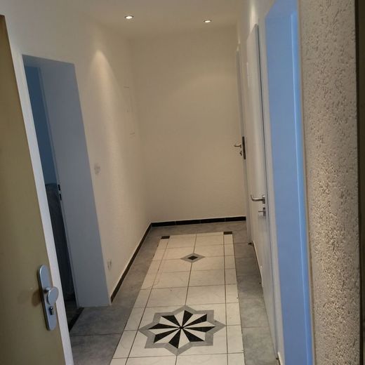 Mehrfamilienhaus in begehrter Lage mit Wertsteigerung durch Ausbaupotenzial – Foto 13