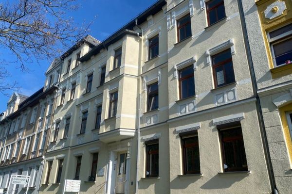 Raumwunder im 1. OG / großer Balkon an der Küche / Bad mit Fenster