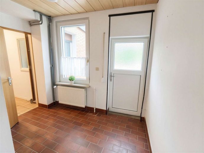 Mehrgenerationshaus Provisionsfrei – Hausnebeneingang