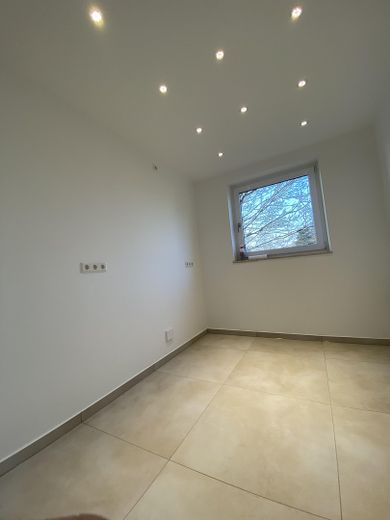 Kernsanierte 3-Zimmer-Wohnung mit Balkon,2 WCs & Luxusbad-barrierefreiem Zugang – Foto 14
