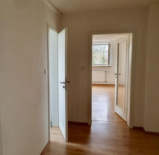 Abitare senza barriere al Klenzepark: 40m², nuova cucina componibile, garage, ascensore e cantina – Foto 10