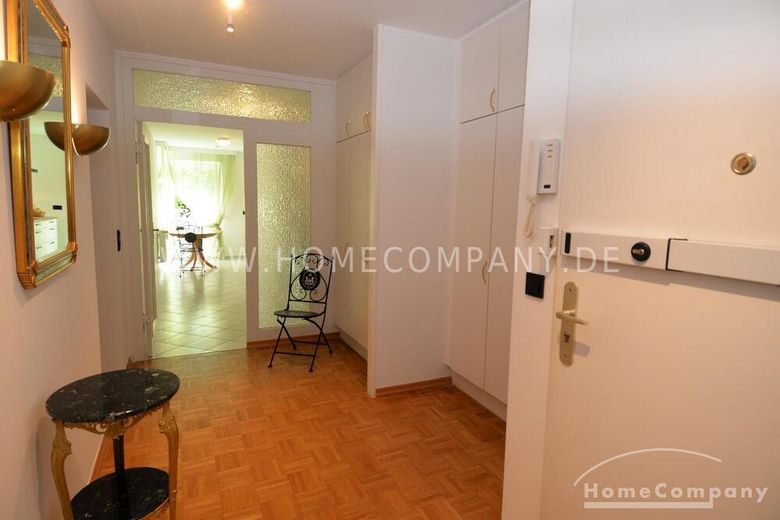 Sehr große 2 Zimmer Wohnung in Westend mit Balkon – 267f807b57665d782eb851849e928a8f2688e06b.jpg