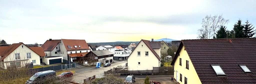 Fachwerk trifft Sandstein: Ein Haus mit Charakter und großzügigem Raumangebot – Ausblick aus DG