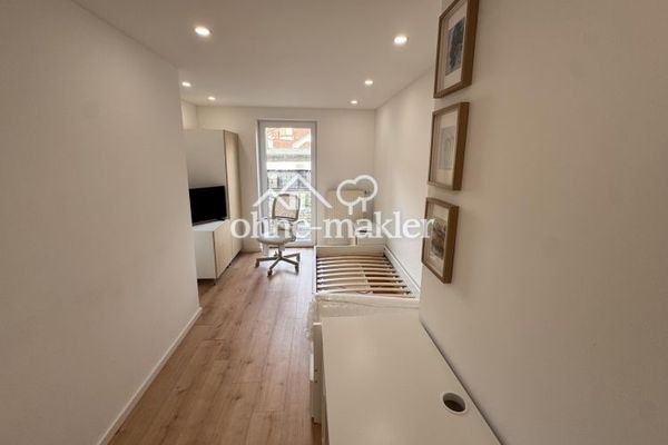 New 3-Person Shared Apartment | First Occupancy After Renovation | Spacious Rooms | 1 Room with Private Rooftop Terrace🌿