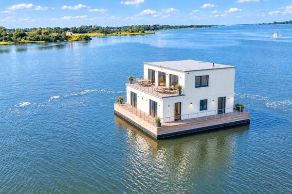 Leben auf dem Wasser – außergewöhnliches Wohnen mit besonderem Flair