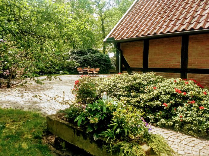 Bauernhausperle von 1750 Mitte der 80iger komplett saniert – Hausseite zur Strasse