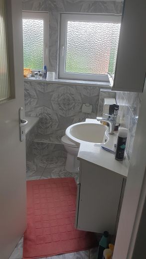 charmante Wohnung in Sarstedt mit Terasse 100 qm – Bad unten