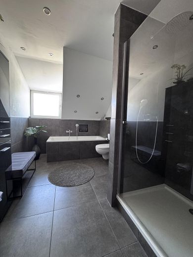 Appartamento DG di 3 locali a Gladbeck con EBK – Bad 